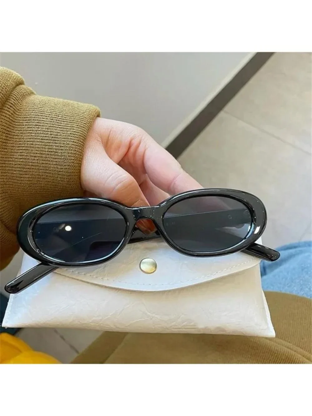 Retro Small Frame Oval Shape Sunglasses